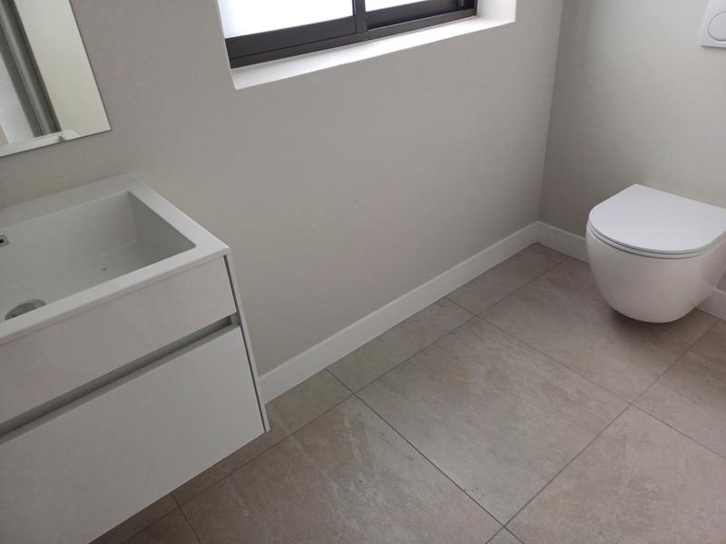 To Let 4 Bedroom Property for Rent in Somerset West Western Cape